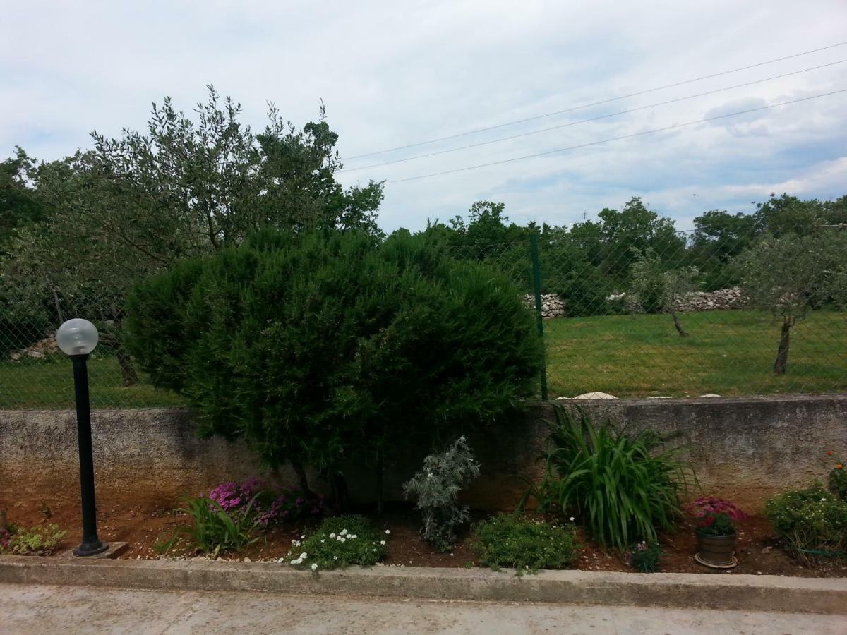 Holiday Home Hrast Debeljak Exterior photo